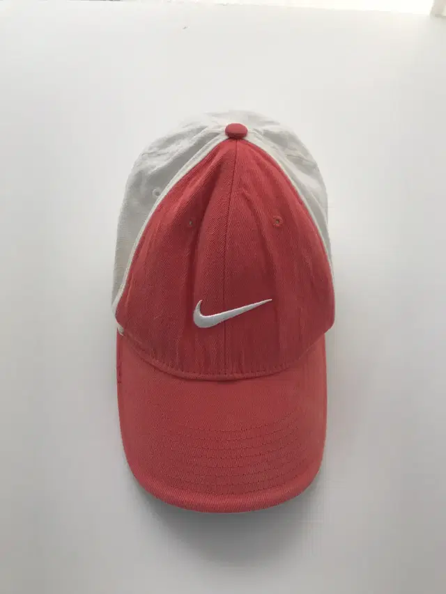 NIKE golf ball cap 