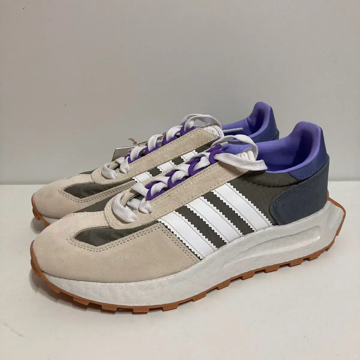 [245] Adidas Originals Retrofit Beige