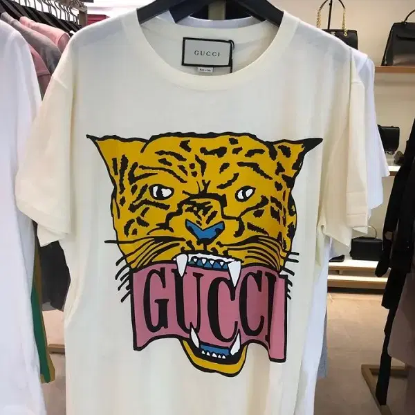 구찌 정품 타이거 티셔츠 Gucci