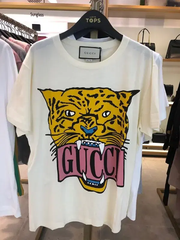 구찌 정품 타이거 티셔츠 Gucci