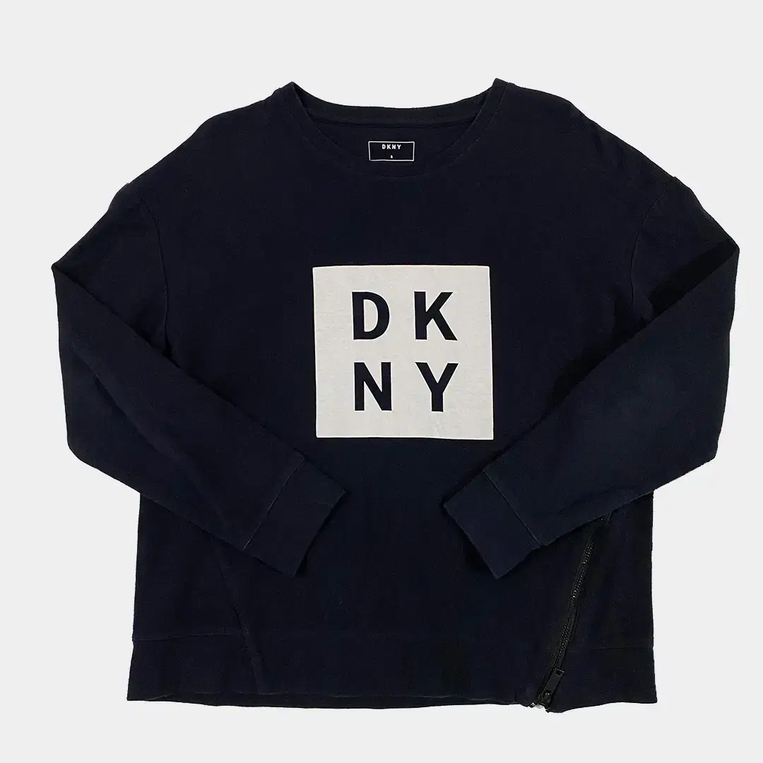 DKNY 빅로고 맨투맨 BM469