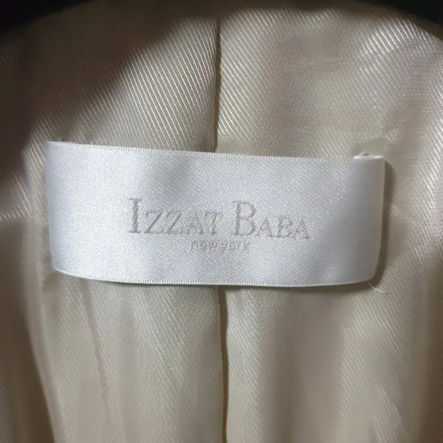 IzzaT BABA 아이보리 코트ㅡ무료배송24,9000