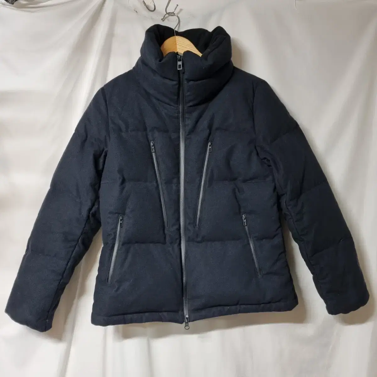 100% cotton padded goose down jacket with short sleeves