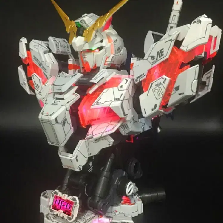 이후이 [1/35] RX-0 유니콘 건담(레드프레임) 헤드버스트 흉상