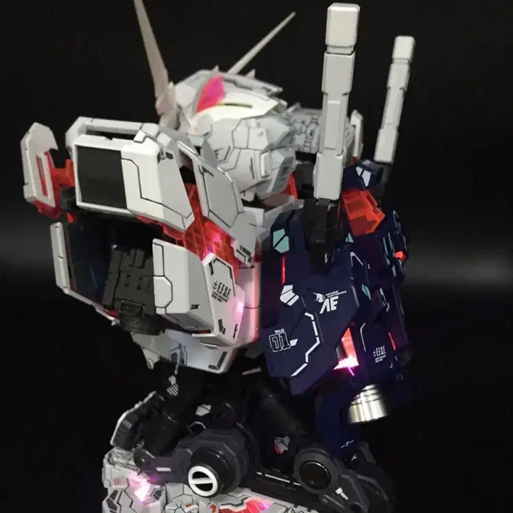 이후이 [1/35] RX-0 유니콘 건담(레드프레임) 헤드버스트 흉상