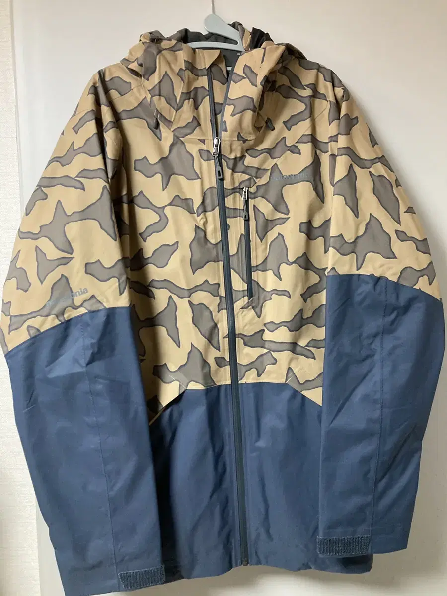 New Patagonia Men's Snowshot Jacket L I'm selling