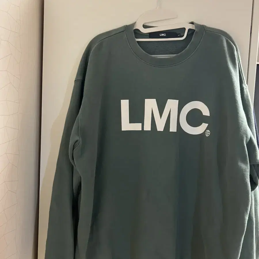 LMC 올리브 맨투맨 L