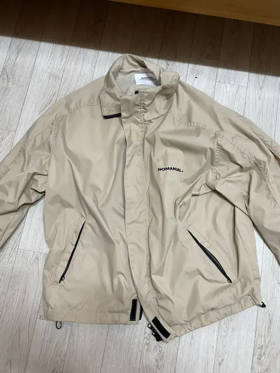 No manual windbreaker M size new to sell