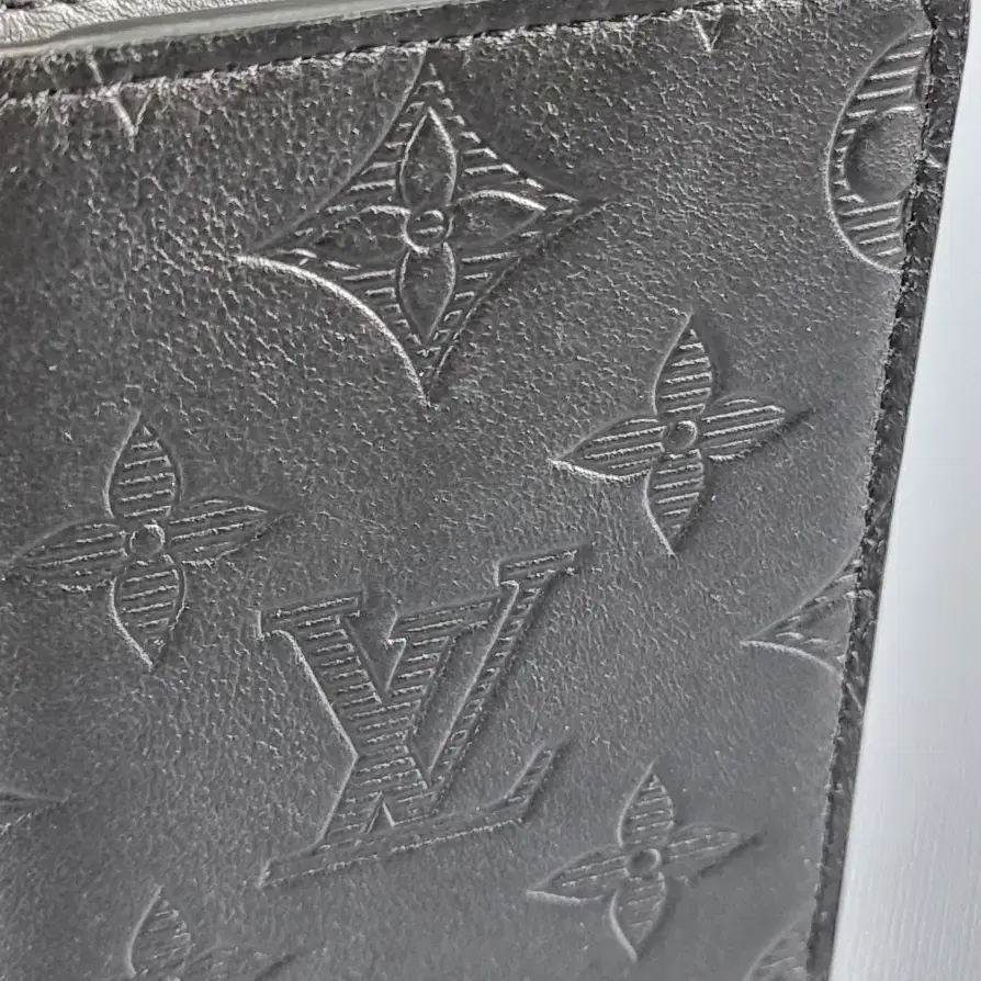 LOUIS VUITTON Men's Wallet 루이비통,오거나이저,카드지갑,명품,남성 on Bunjang Global Site.
