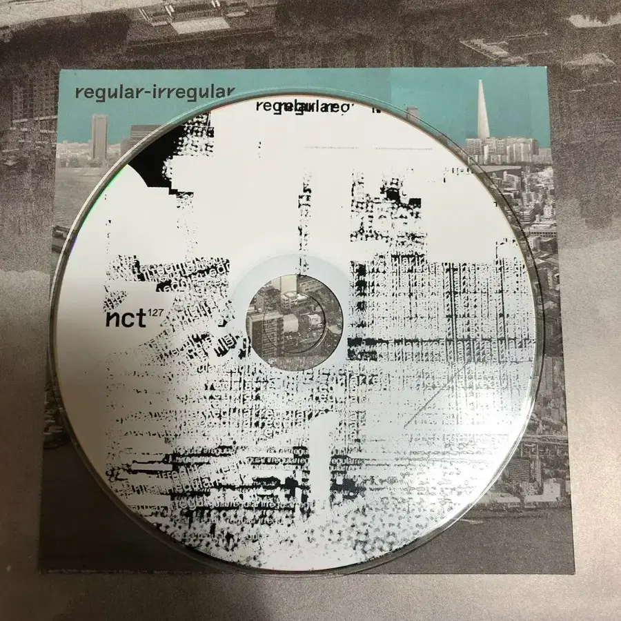 NCT 레귤러 앨범 (포토카드 미포함/거의 새 것/포토북+ Cd포함)