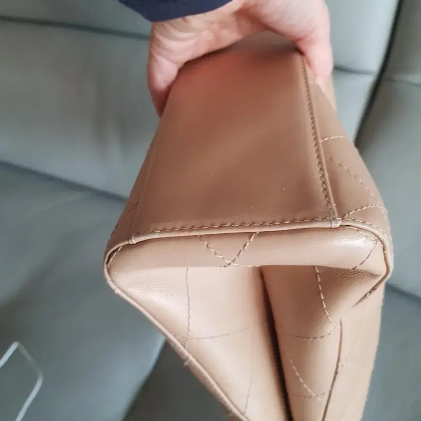 샤넬 베이지 스티치 토트백 사진 6
