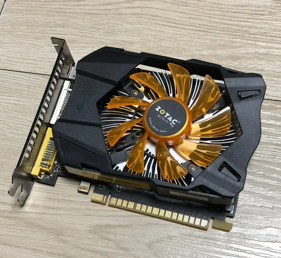 조탁 지포스 GTX750 (1GB)