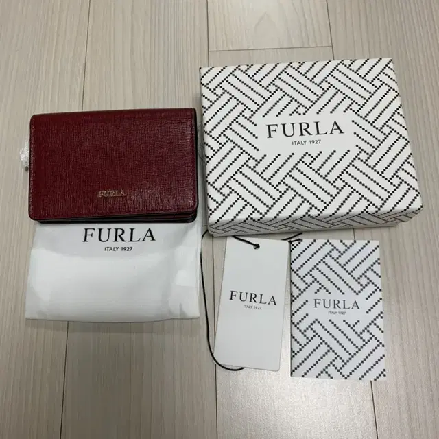 FURLA 훌라 카드지갑 새상품