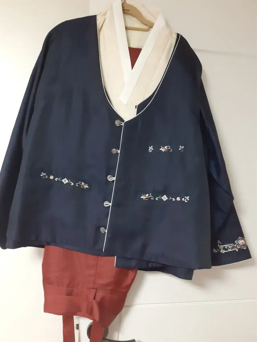 Back width of hanbok 55