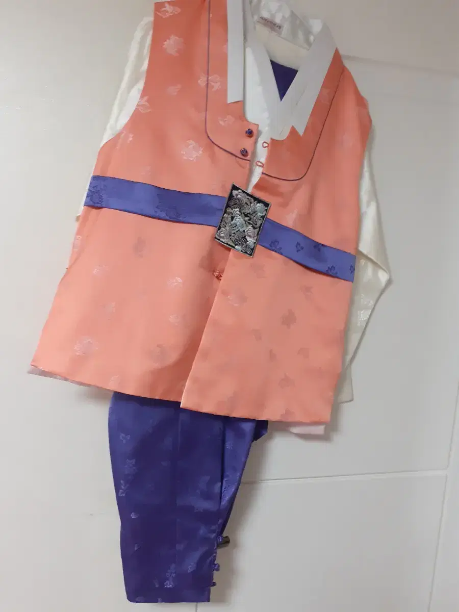 Back width of a hanbok 57