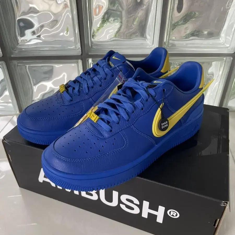 280 AMBUSH NIKE 에어포스 1 로우 로얄 앤 비비드 실퍼