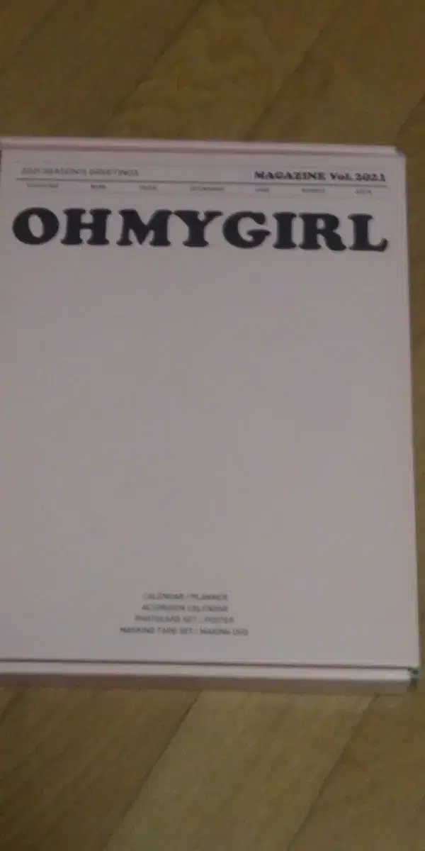 Oh My Girl 2021 Season's Greetings (with photocard)