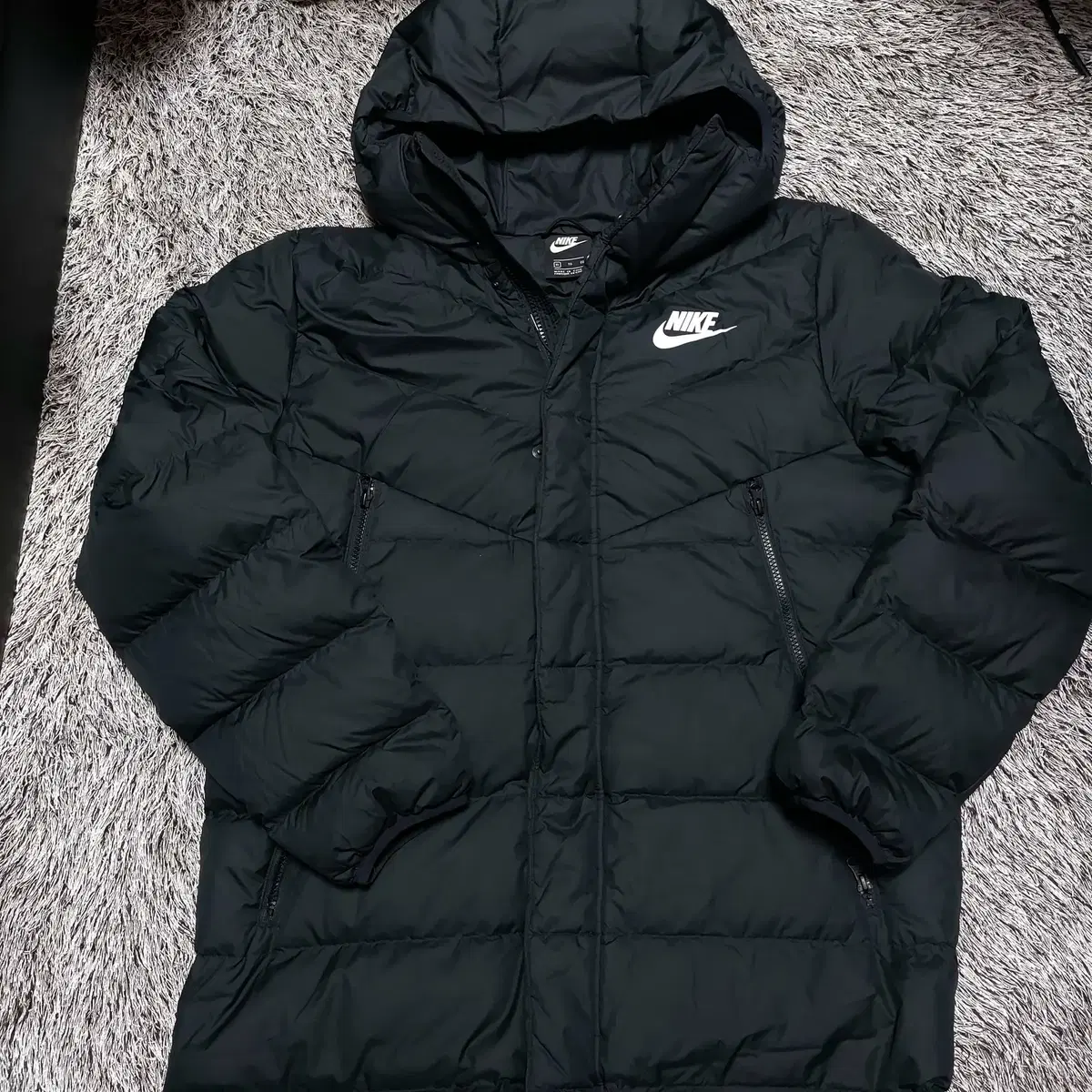 105/ Nike Black Symphlogo Long Padded