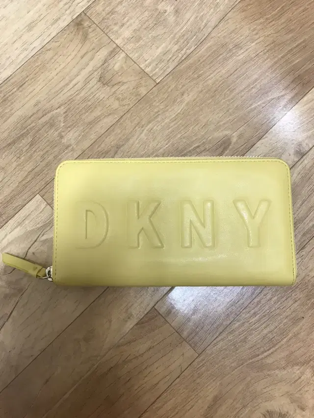 DKNY지갑