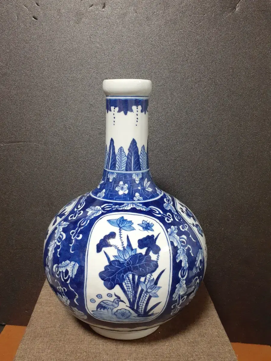 Blue and White Porcelain Celadon