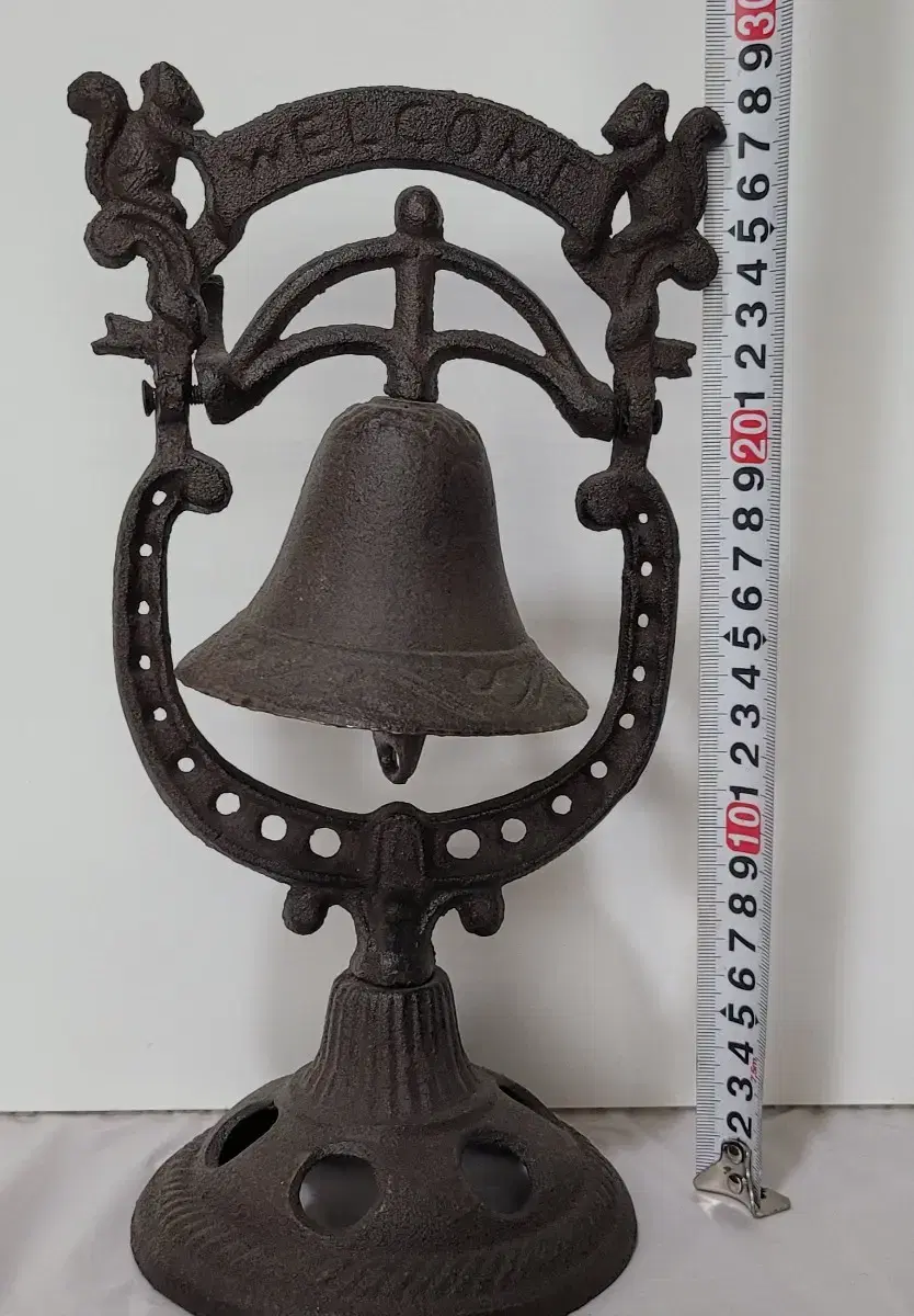 Iron bell made of castings