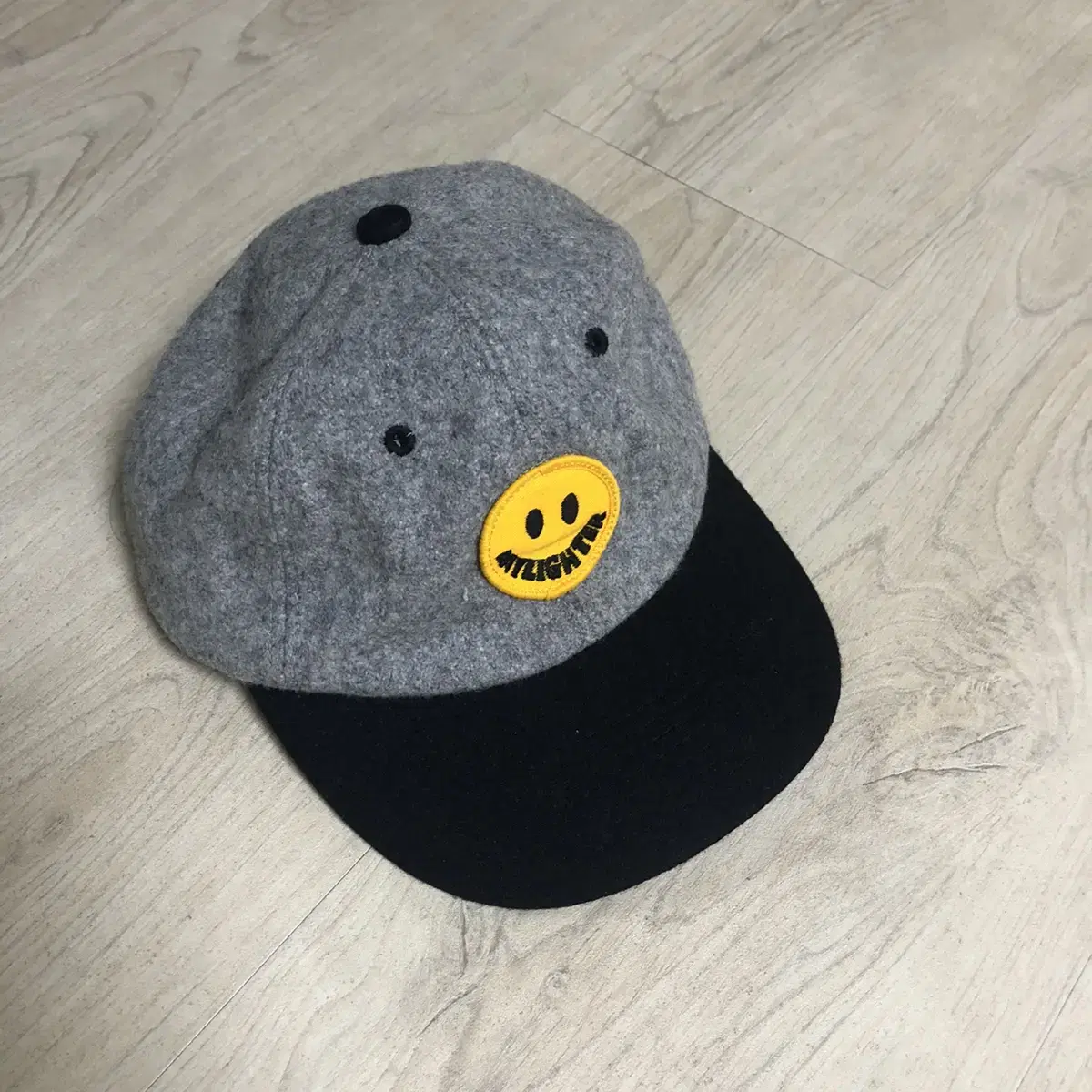 mnw I'm selling a baseball cap