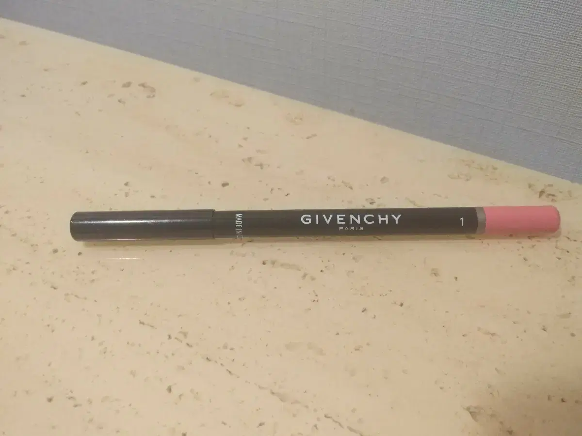 Givenchy 지방시 워터프루프 립라이너 01 rose mutin