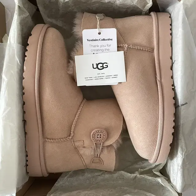 UGG 어그 미니 베일리 버튼 US9