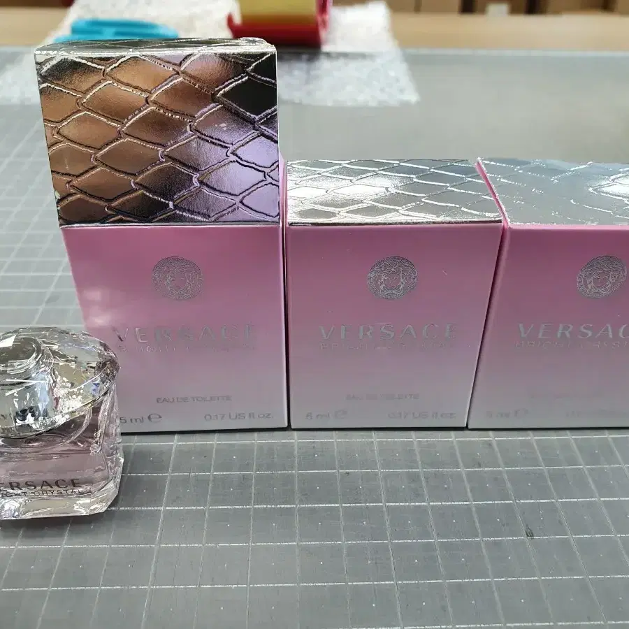 베르사체 브라이트 크리스탈 5ml 새제품 7000원