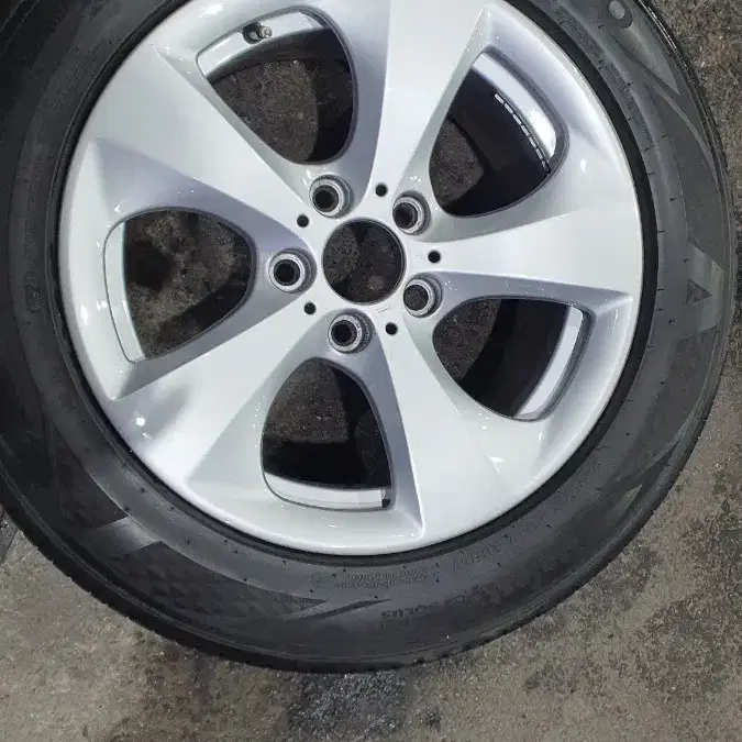 Tire/Wheel bmw,f25,x3,17인치 on Bunjang Global Site.