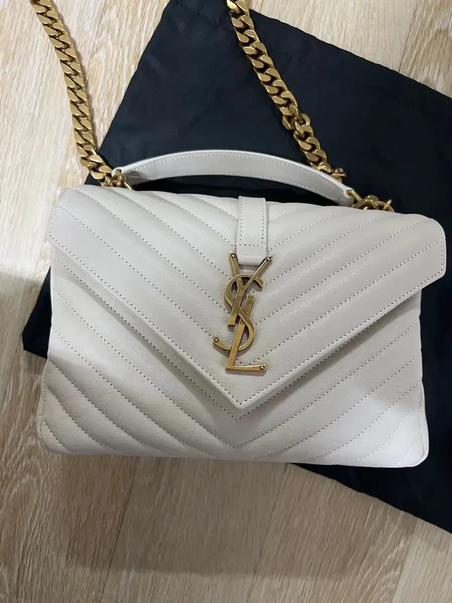 21FW Saint Laurent Medium Shoulder Bag