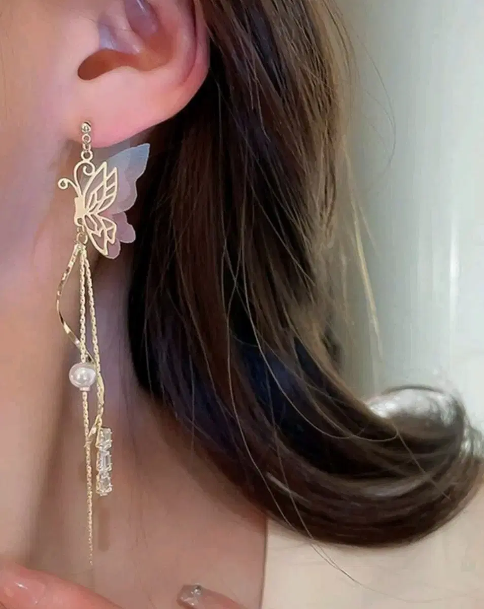 Sell Glamorous Butterfly Drop Earrings (New Products)