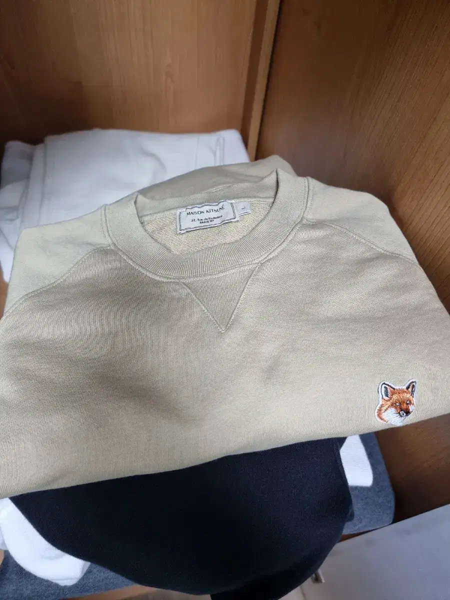 Maison Kitsune Man to Man Beige L