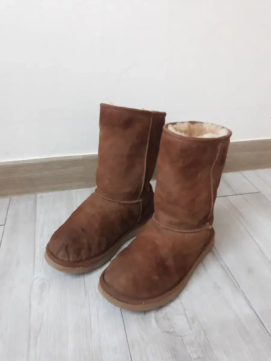 UGG 230~235 mm(세탁완료)