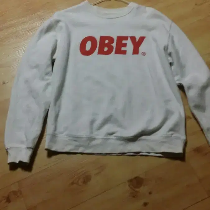 Obey 오베이 맨투맨