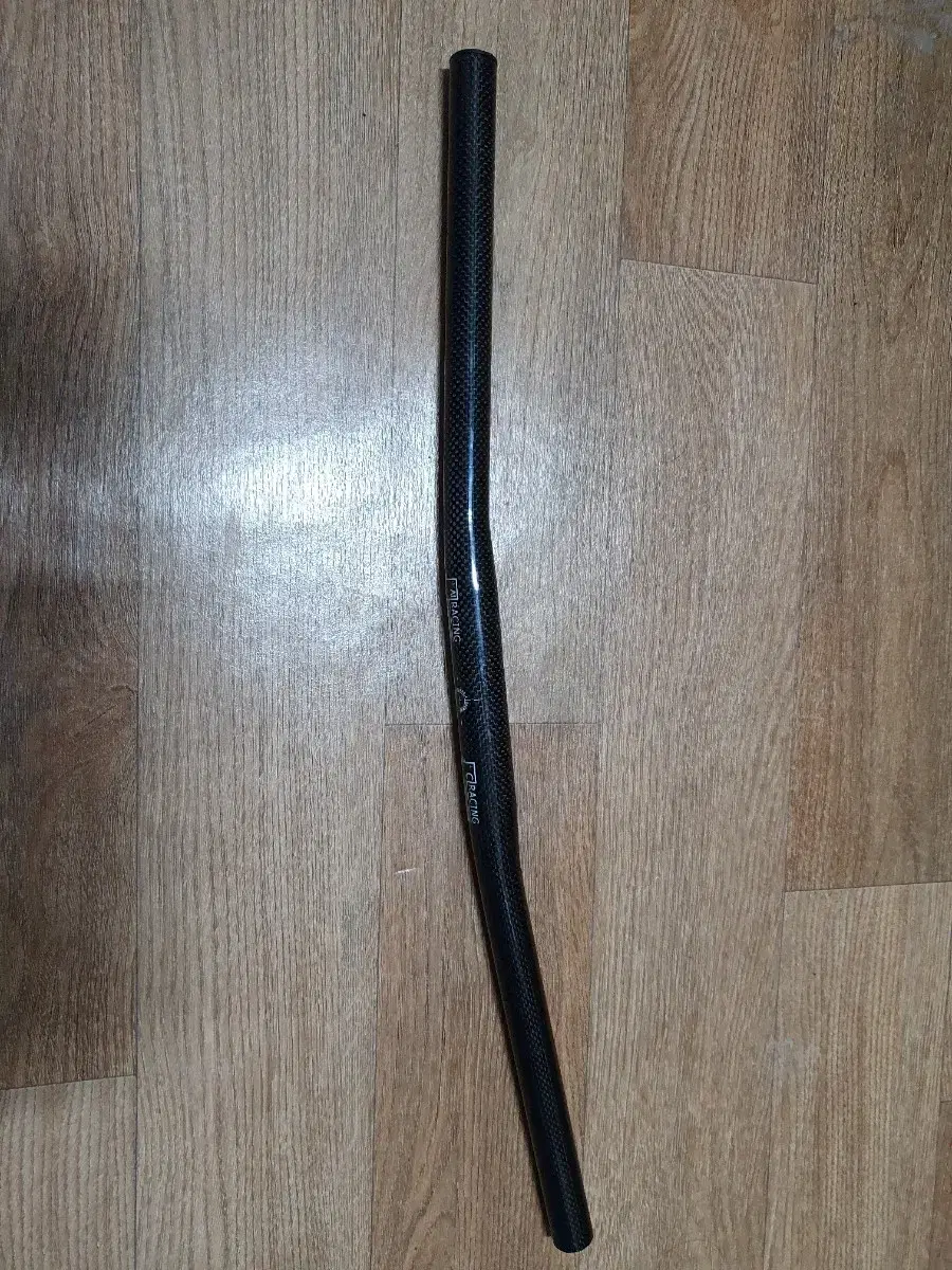 I'm selling my brother's without telling him. A good condition carbon flat bar.