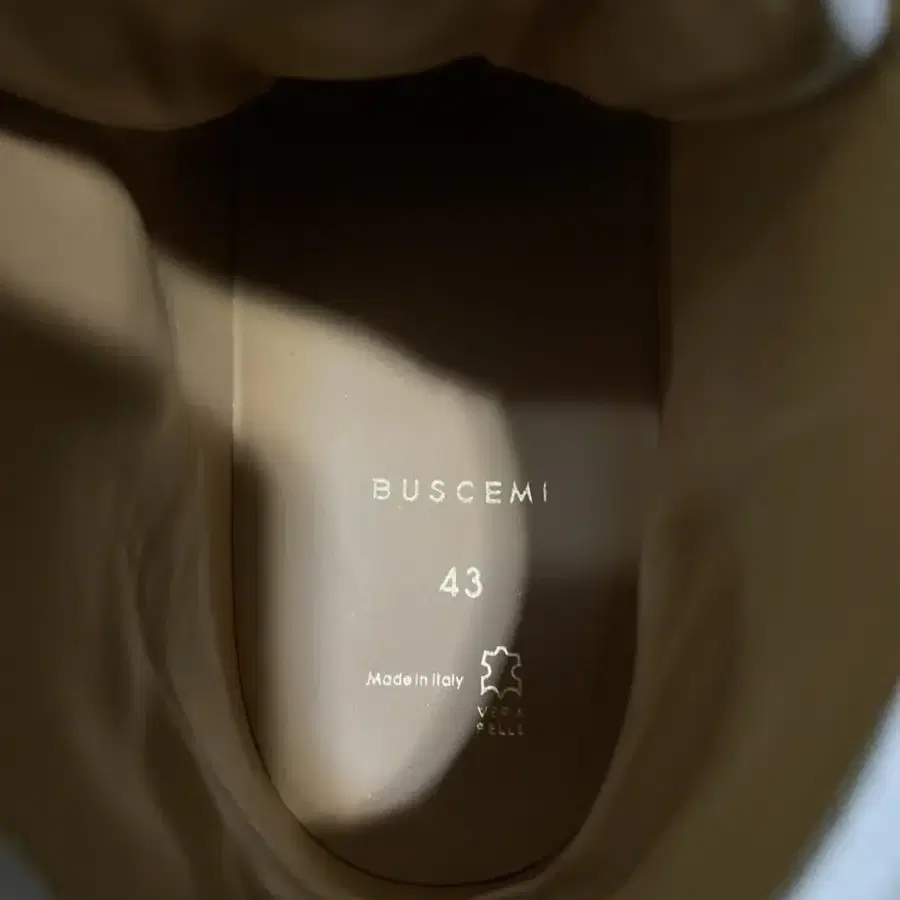 부세미 buscemi 스니커즈