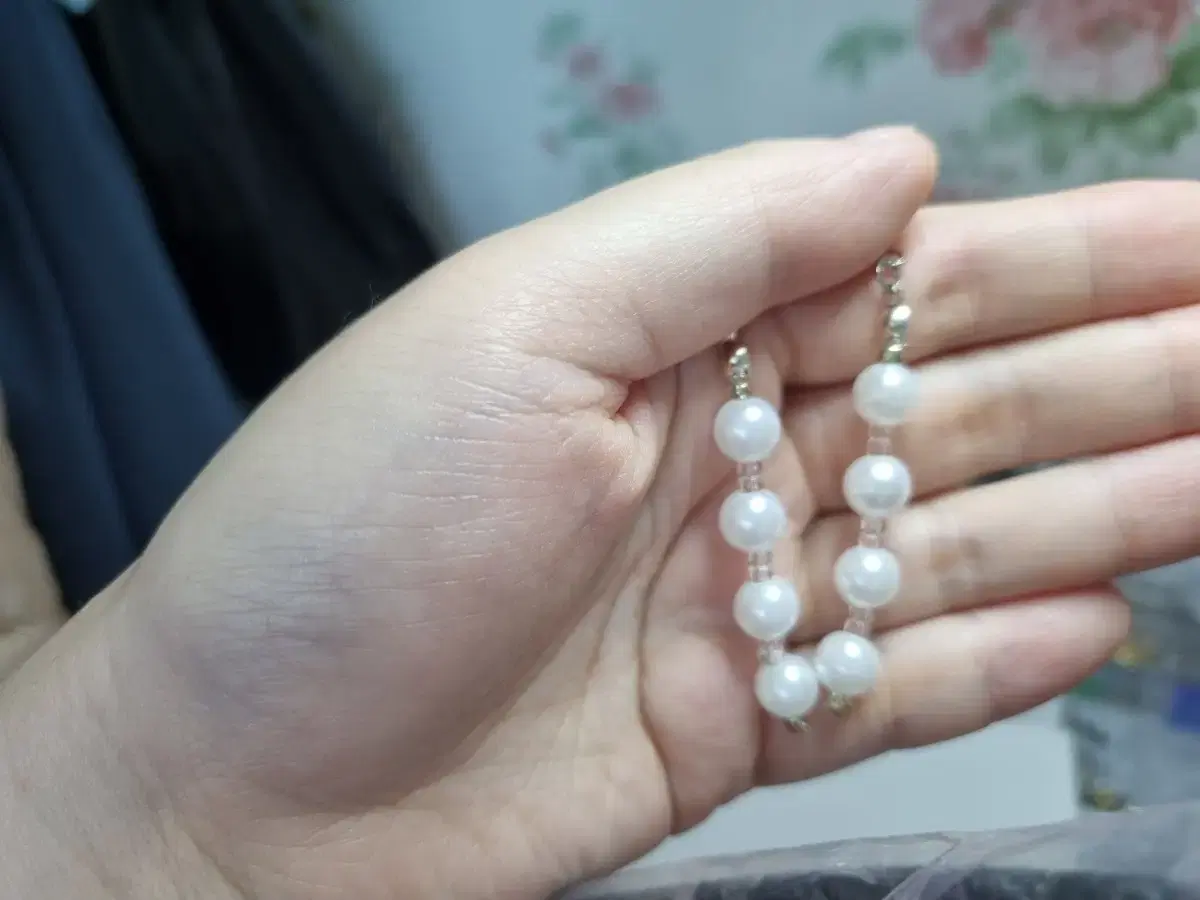 Earrings like pearls