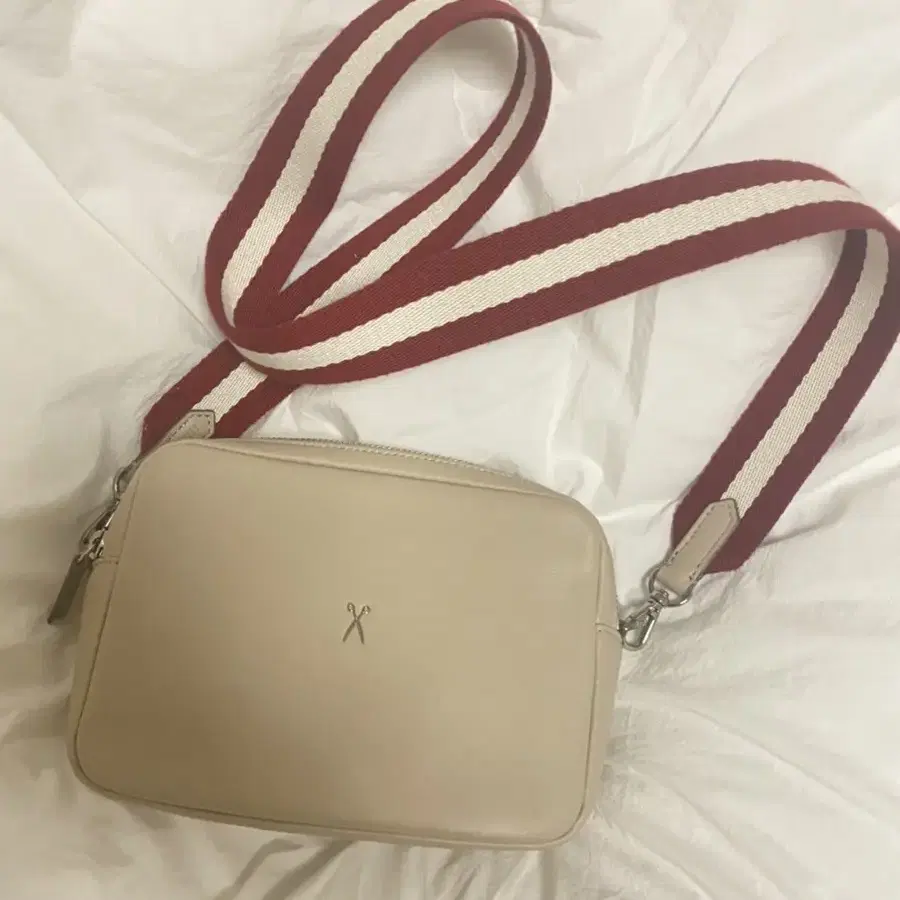 조셉앤스테이시 가방 OZ Mini Square Bag Ecru Beige