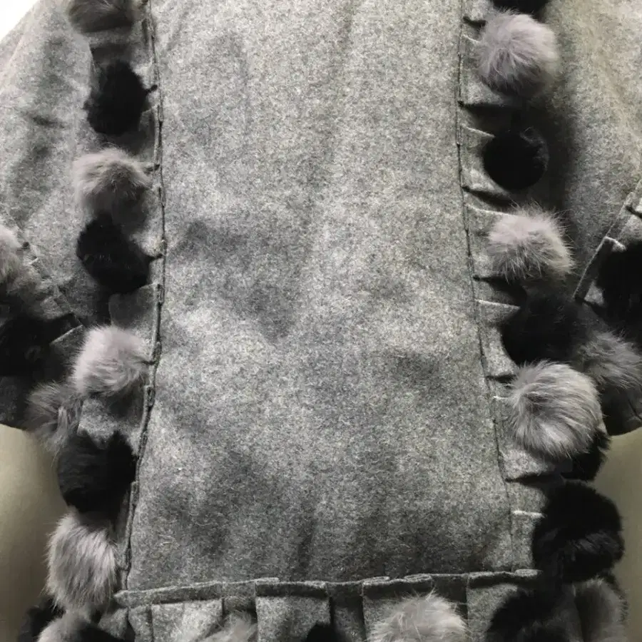 B7637 수입.방울퍼 코트.케이프스타일.fleece wool.후리스울