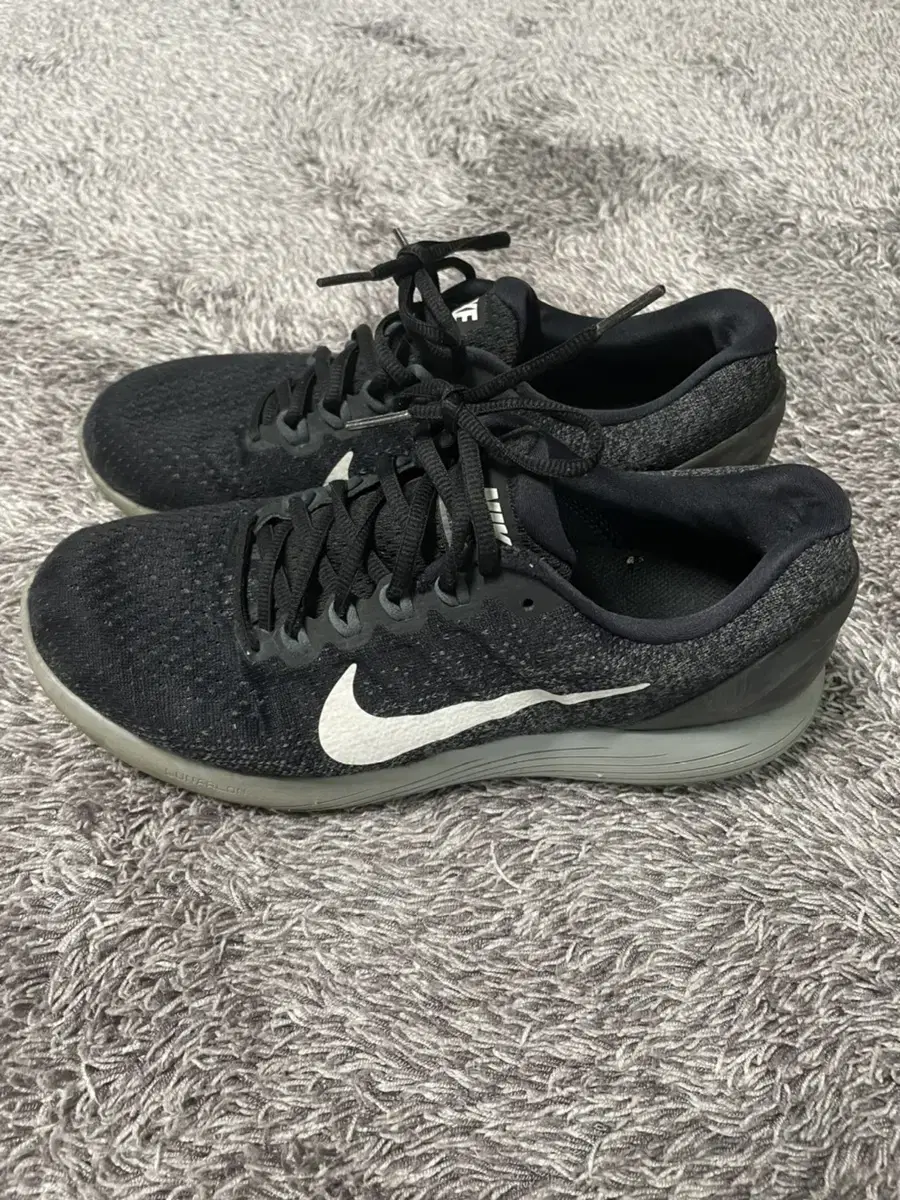 265 Nike Black Running Shoes