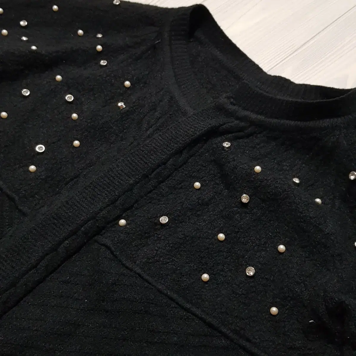 Jinju Qubic black cardigan