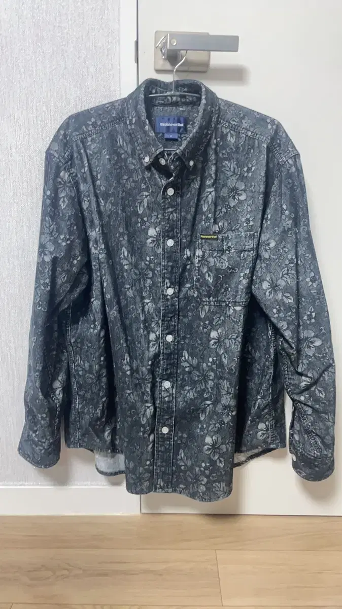 디스이즈네버댓 Floral Corduroy Shirt Black