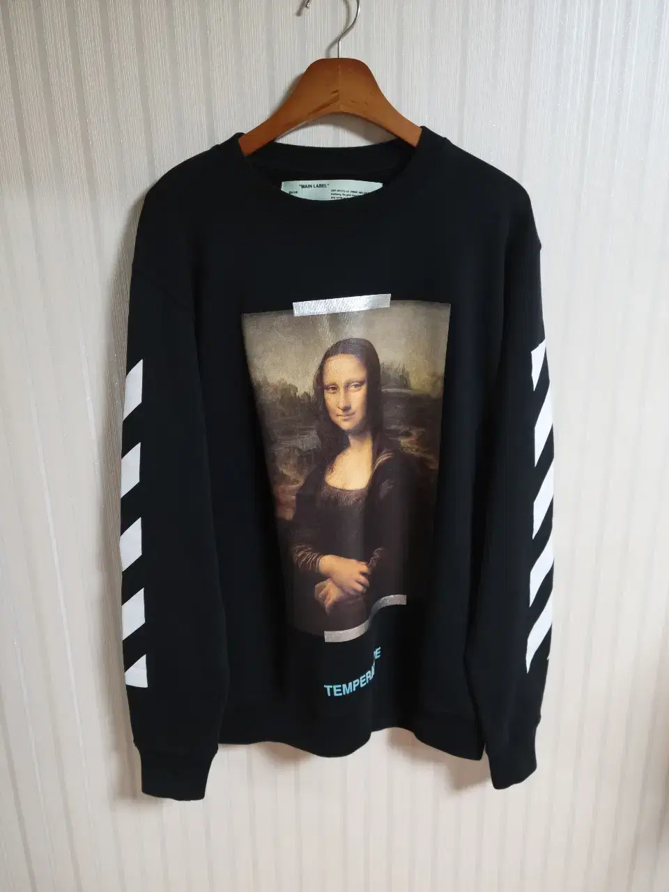 [M] Off-White Mona Lisa Arrow Man-to-Man