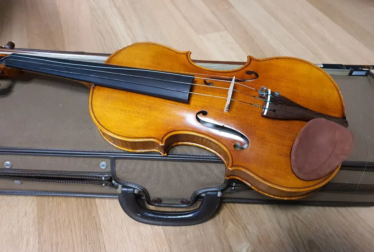 German-made handmade violin (unused)