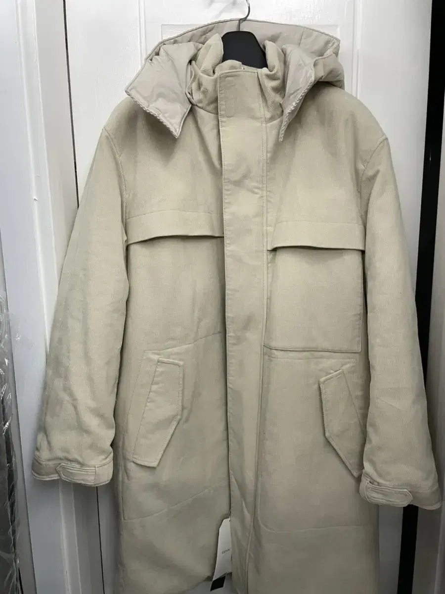 (NEW) VAHN GAVANC Corduroy Reversible Padded Ivory M