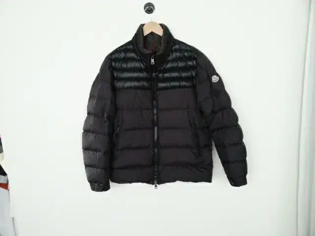 Genuine Moncler Padded Jumper Jacket Outer Tombstone