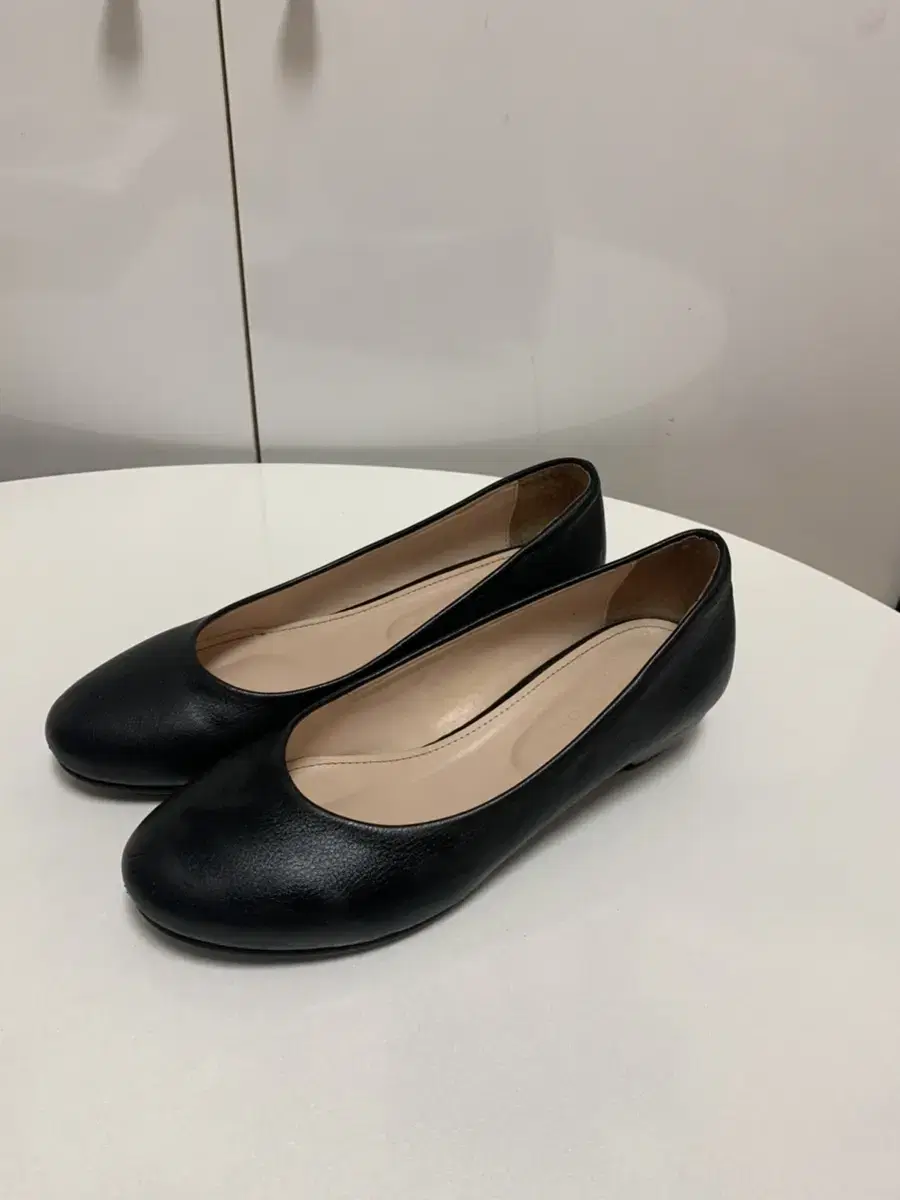 Women's dress shoes