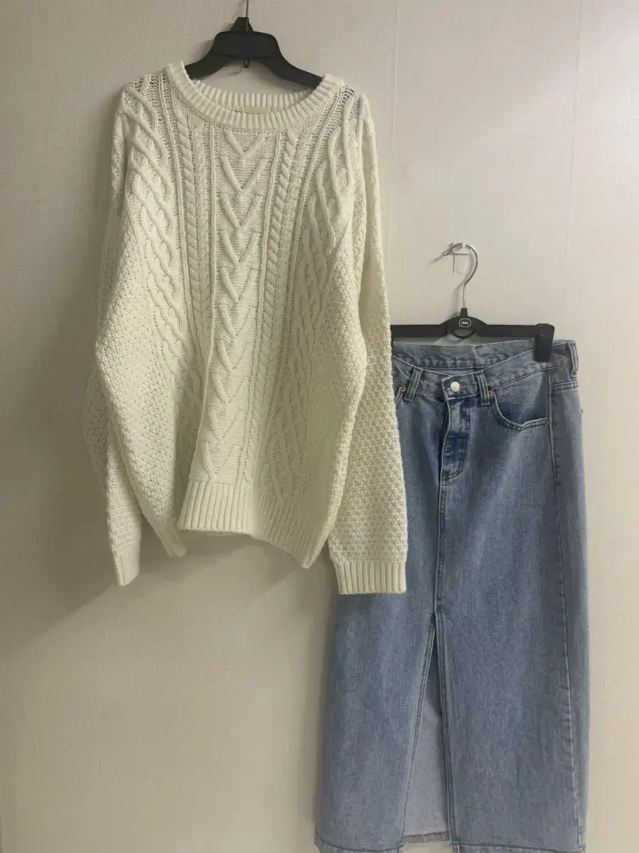 Wang Loose-fitting cable knit 