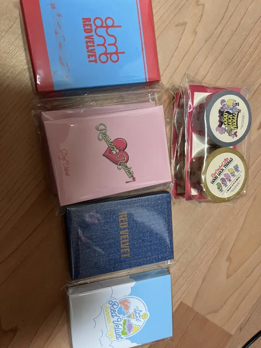 Red Velvet Troll md Goods WTS